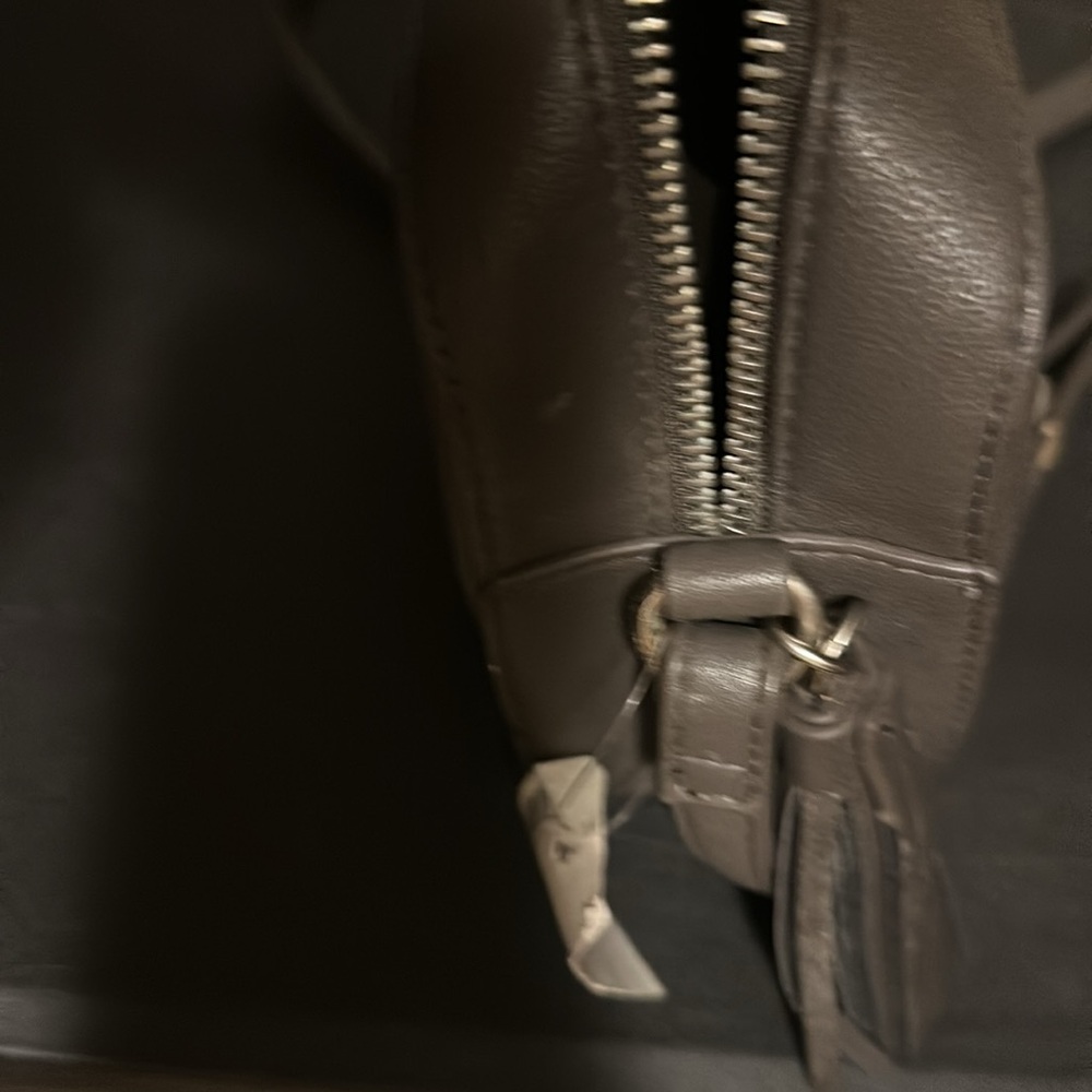 Aeropostale Grey Compact purse with shoulder strap and leather fray dazzle. - Picture 3 of 7